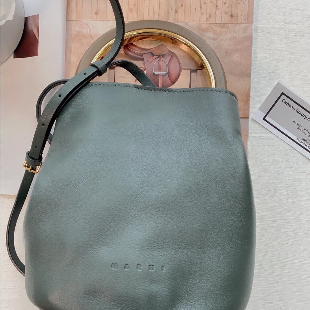MARNI Smooth Leather Pannier Bucket Bag. - Picture 5 of 6